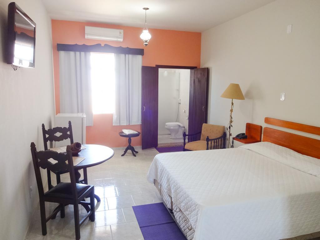 Hotel Colonial De לורנה מראה חיצוני תמונה