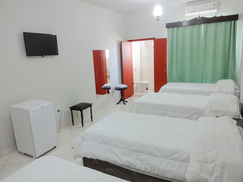 Hotel Colonial De לורנה מראה חיצוני תמונה